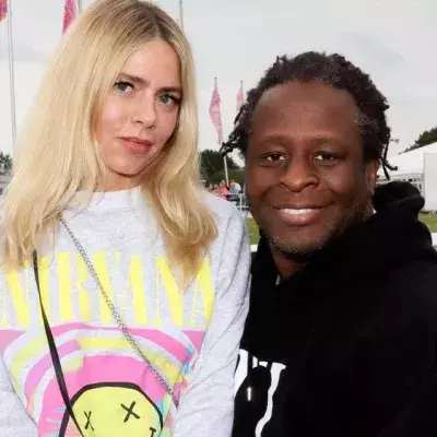 Antrag in Paris: Mola Adebisi und Adelina Zilai sind verlobt