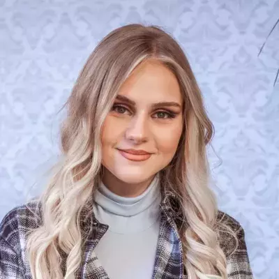 Estefania Wollny, Abnahme, dubiose Firma, Klage eingereicht, rechtliche Schritte eingeleitet
