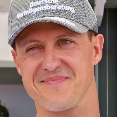 Michael Schumacher Berkedip (Cropped)