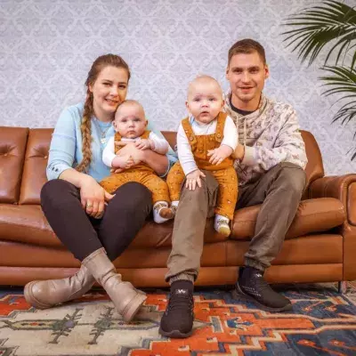Sarafina und Peter mit Emory und Casey.
