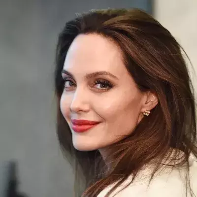 Angelina Jolie: Freund von ihr spricht über Maddox