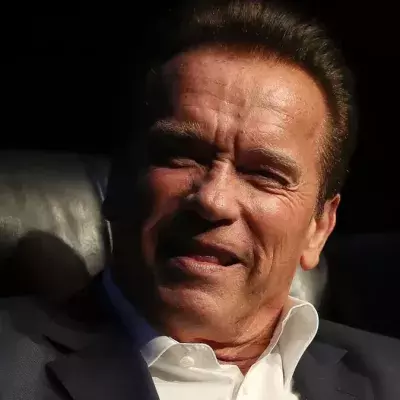 Arnie wirbt für die Selbstquarantäne - und holt sich tierische Unterstützung
