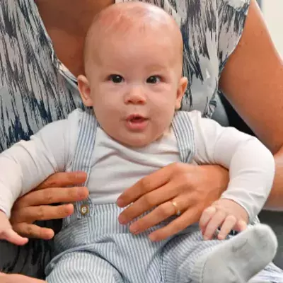 Babyglück: Diese Promis bekamen 2022 Nachwuchs