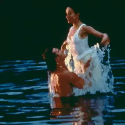 Berühmte Filmszene: Johnny und Baby tanzen im Wasser