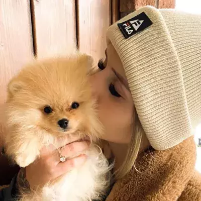 Carina Spack mit ihrem ehemaligen Hund