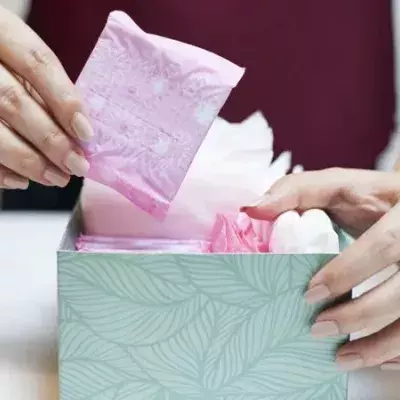 Staat versorgt Frauen jetzt kostenlos mit Binden und Tampons