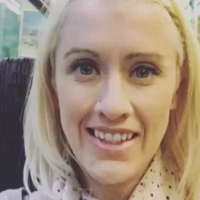 Menschliche Barbie: Schönheits-OPs machen Katie Rose zur Puppe