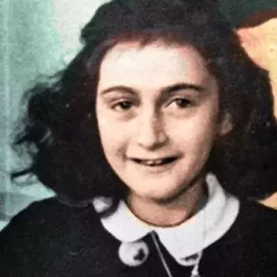 Geheime Seiten in Anne Franks Tagebuch entdeckt. Sie haben es in sich!
