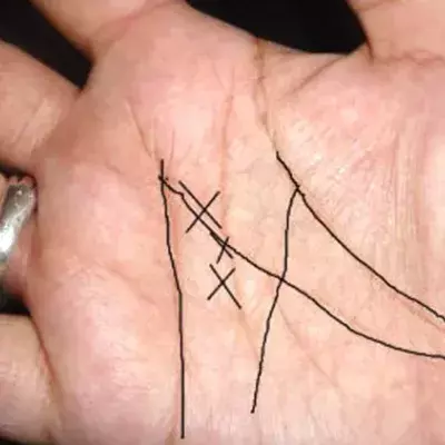 Wenn ihr den Buchstaben M auf eurer Handfläche erkennen könnt, bedeutet das etwas Besonderes
