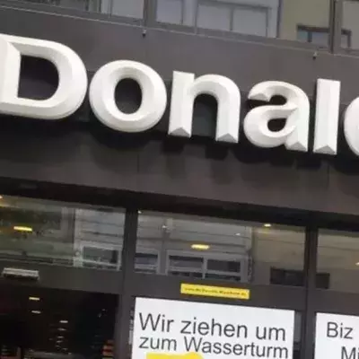 Deutschland: Türkisches Schild vor McDonalds sorgt für Aufschrei