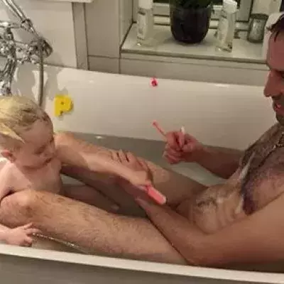 Dieses Foto von einem Vater und seiner kleinen Tochter löst ein Erdbeben aus!
