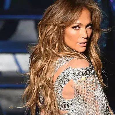 Jennifer Lopez sieht in ihrem Badeanzug einfach atemberaubend aus!