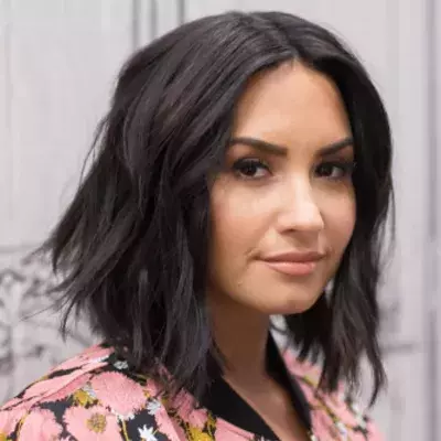Demi Lovato zeigt sich mit neuer, cooler Frisur