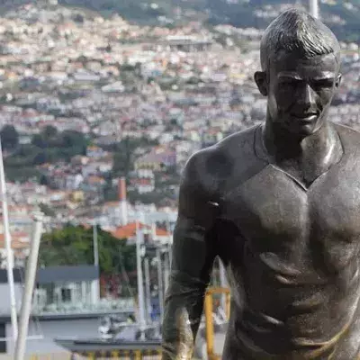 Die Statue von Cristiano Ronaldo auf Madeira