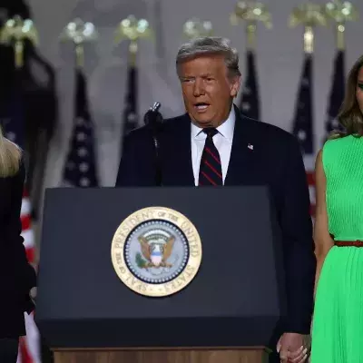 "Donald würde sich für Ivanka entscheiden": Melania Trumps Schicksal ist besiegelt 