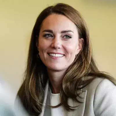 Herzogin Kate meldet sich mit einem stilsicheren Outfit zurück. 