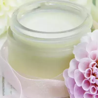 Influencerin wirbt für Fake-Creme