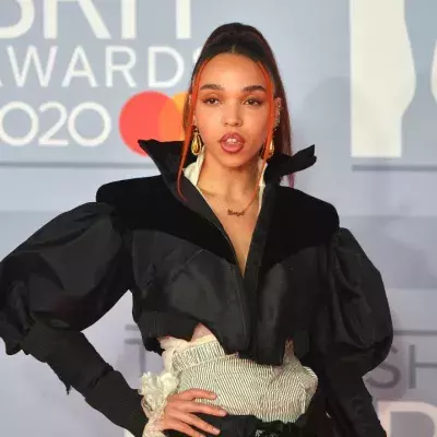 "Mit Affen verglichen": FKA Twigs rassistisch beleidigt
