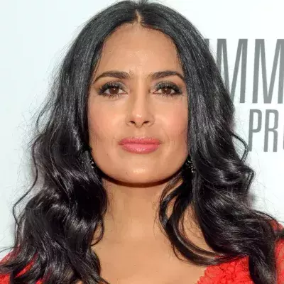 "Möchte lieber zuhause sterben": Salma Hayek spricht über ihre schwere Covid-Erkrankung