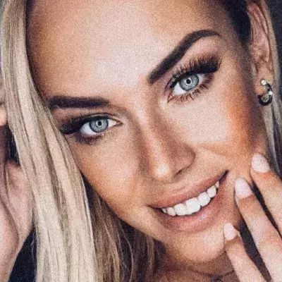 Neben ihrer Hochzeit plant Julia Holz auch ihre Beerdigung