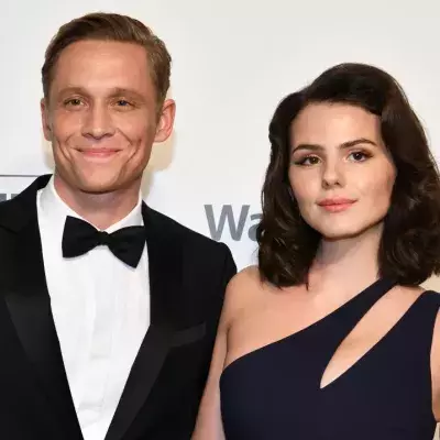 Netflix-Hit "Army of Thieves": Matthias Schweighöfer und Ruby O. Fee schließen Liebes-Deal ab