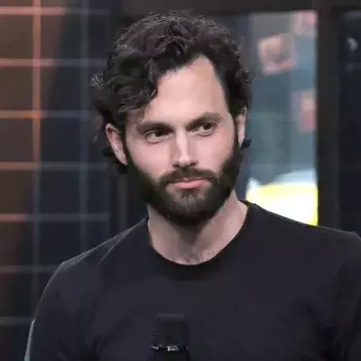 "You"-Star Penn Badgley: Mit diesen Weltstars ist er zusammen gewesen