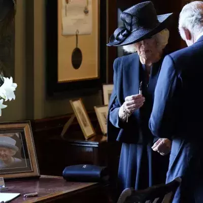 Bei seinem Besuch in Nordirland regt sich König Charles III. über einen Stift auf.