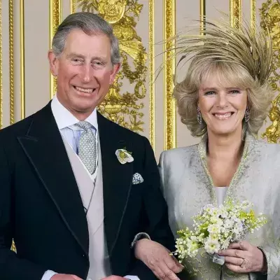 Camilla Parker-Bowles: Warum sie bei ihrer Hochzeit mit Prinz Charles kein Diadem tragen durfte
