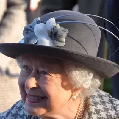 The Crown: Wer schlüpft in der letzten Staffel in die Rolle von Queen Elizabeth II?