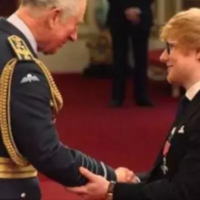 Peinlicher Fehler: Ed Sheeran hat vor Prinz Charles gegen das Hofprotokoll verstoßen