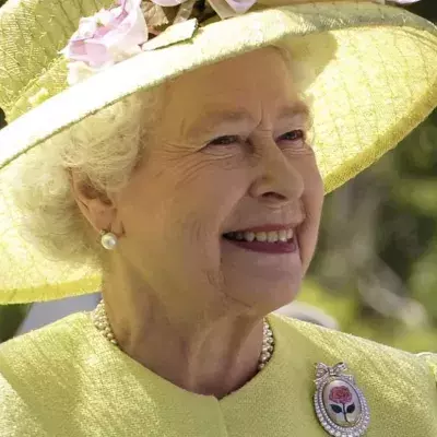 „Sie war immer da gewesen und plötzlich nicht mehr“ – Die Queen ganz nah zum 100. Geburtstag