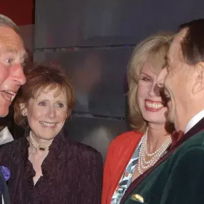 König Charles III. trauert um australischen Komiker Barry Humphries