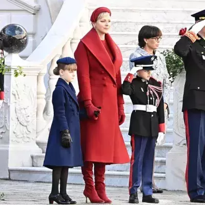Monaco feiert Nationalfeiertag und ihre Fürstin Charlène als Lady in Red