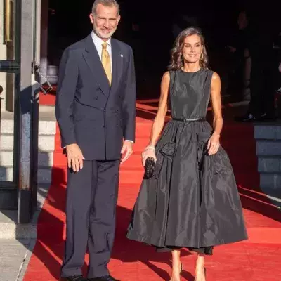 Königin Letizia begeistert im Audrey-Hepburn-Look