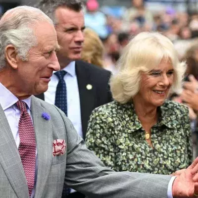 Erstmals als Königspaar: Charles und Camilla besuchen Cornwall