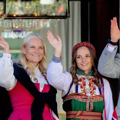 Sommerliche Grüße von der norwegischen Kronprinzenfamilie