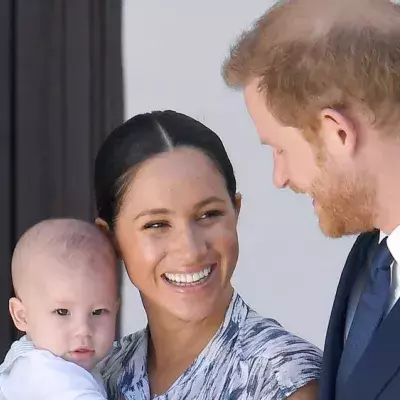 Schafft es Prinz Harry trotz Krönung zum Geburtstag von Archie?