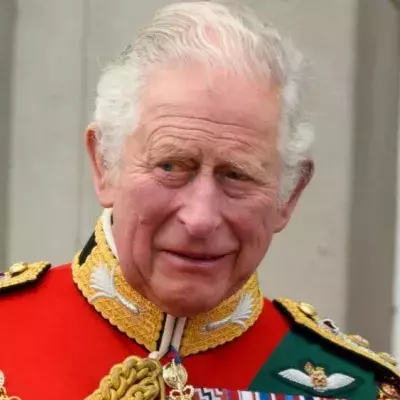 König Charles III.: Riesige Schokoladen-Büste zur Krönung enthüllt