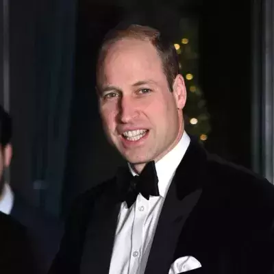 Prinz William trotz schwieriger Wochen bei Gala zu Scherzen aufgelegt