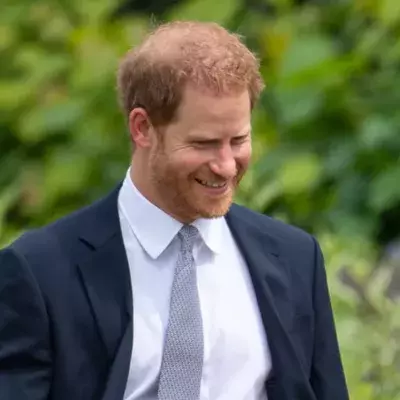 Harry und Meghan schreiben 4 Bücher: England empört