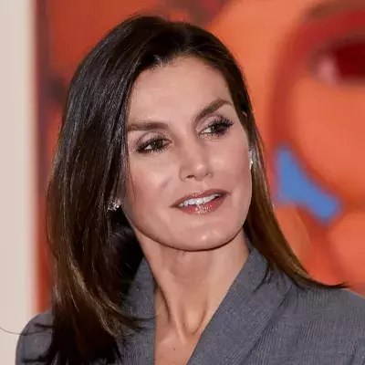 Königin Letizia von Spanien bezaubert mit elegantem Look bei Auftritt in Paris
