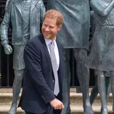Niemand wusste vom Buch: Werden Harry und Meghan von der Queen ausgeladen?