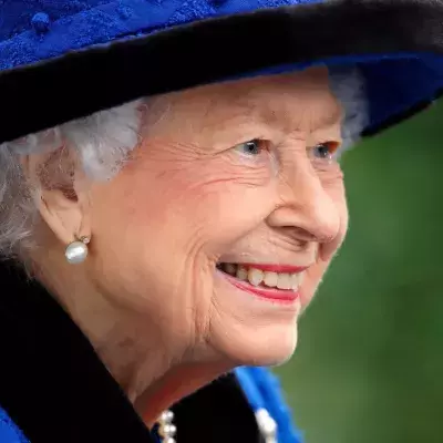 Queen erscheint zur Taufe ihrer Urenkel: Rückenprobleme überstanden?