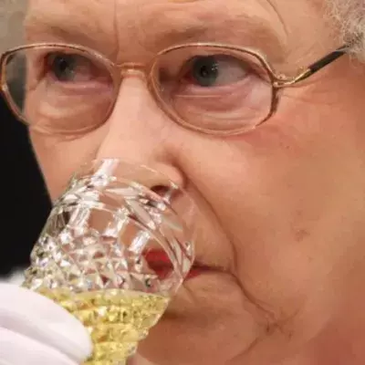 Royale Tradition: So viel Alkohol trinkt Queen Elizabeth jeden Tag
