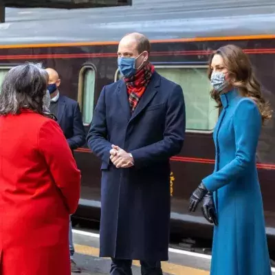 William und Kate bei ihrem ersten Halt in Edinburgh