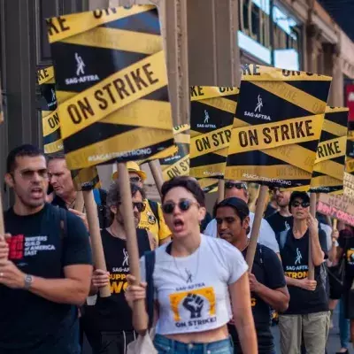 Neuer Deal: Hollywood-Drehbuchautoren beenden Streik nach fünf Monaten