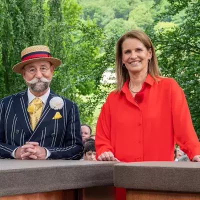 "Bares für Rares": Katrin Müller-Hohenstein und ihre Engellampe