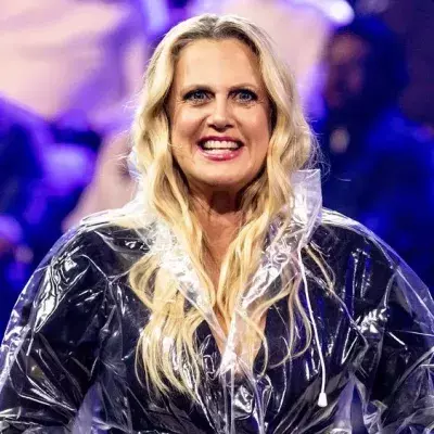 ESC 2023: Nutzer witzeln über Barbara Schönebergers Kleid