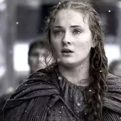 GoT: Sophie Turner offenbart ihr Gehalt. Ein Detail schockiert