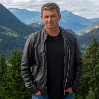 In der neuen "Bergdoktor"-Staffel wird es ungemütlich für Dr. Martin Gruber